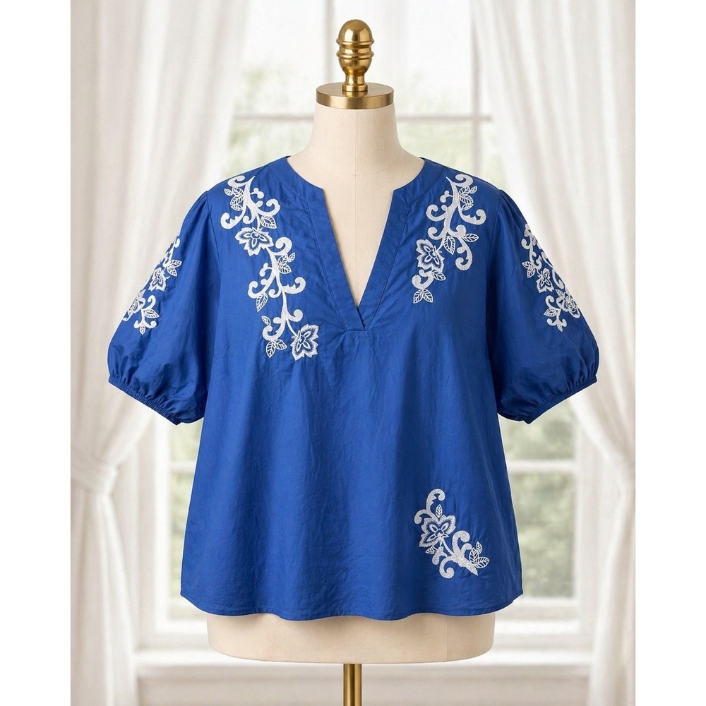Belle Isle by Torrid Blouse Size 1 1X Blue Embroidered V-Neck‎ Puff Sleeve